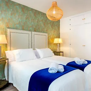  Apartment Genteel Plaza De Flores